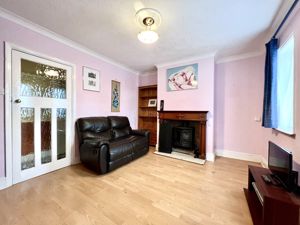 Living Room- click for photo gallery